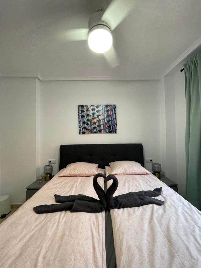 Three Bedroom Apartment With Pool In Torrevieja Luaran gambar