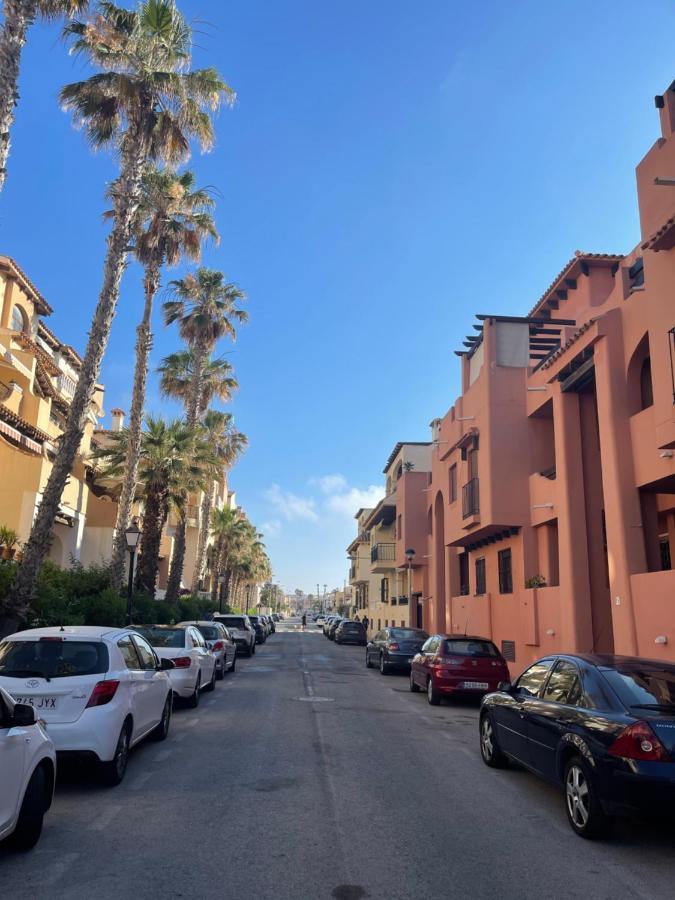 Three Bedroom Apartment With Pool In Torrevieja Luaran gambar