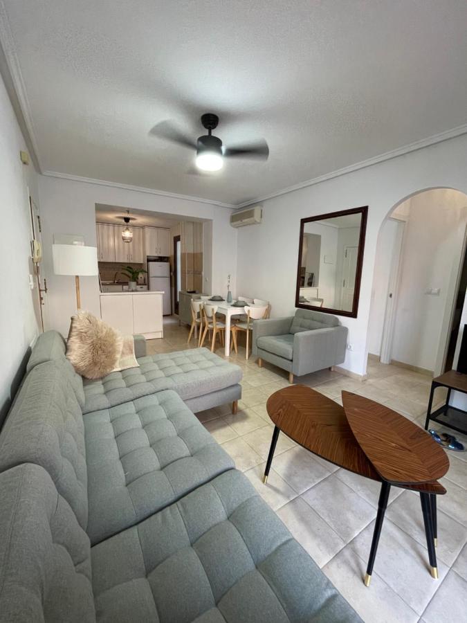 Three Bedroom Apartment With Pool In Torrevieja Luaran gambar