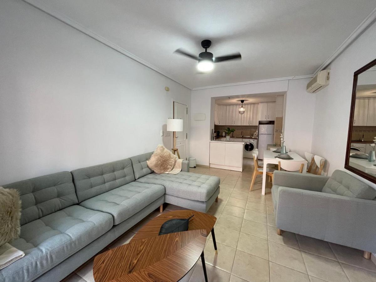 Three Bedroom Apartment With Pool In Torrevieja Luaran gambar