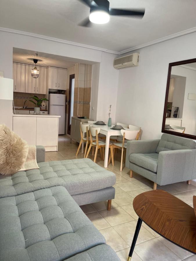 Three Bedroom Apartment With Pool In Torrevieja Luaran gambar