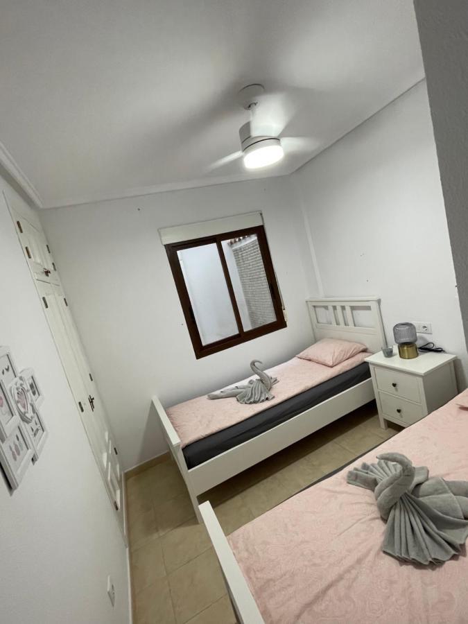 Three Bedroom Apartment With Pool In Torrevieja Luaran gambar